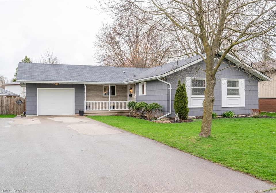 3-blue-heron-court-elmira-on-40099015