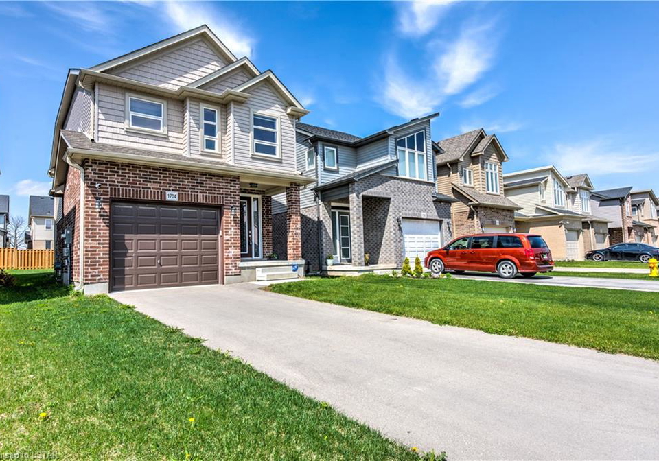 1704-ohanlan-lane-london-on-40105969