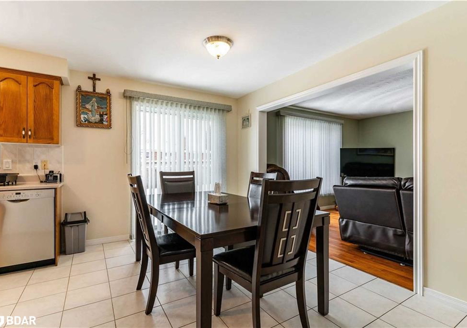 22-chelmsford-place-hamilton-on-40207840