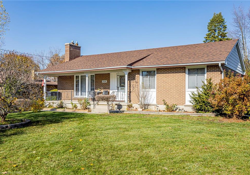 166-baseline-road-w-london-on-40368423