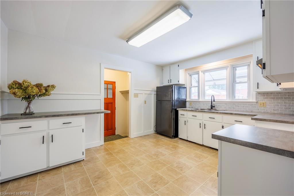 48 Concession Street E, Tillsonburg