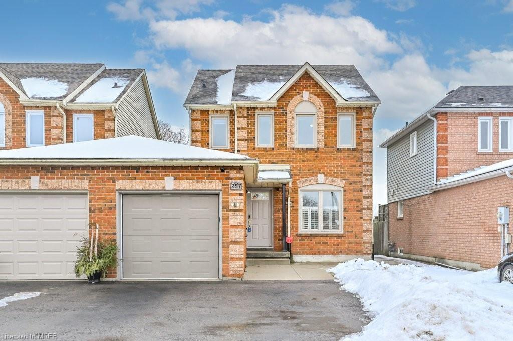 257 Langlaw Drive, Cambridge
