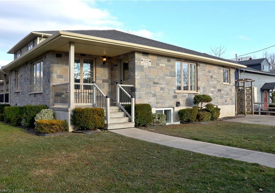 1052-bay-street-port-rowan-on-40542606