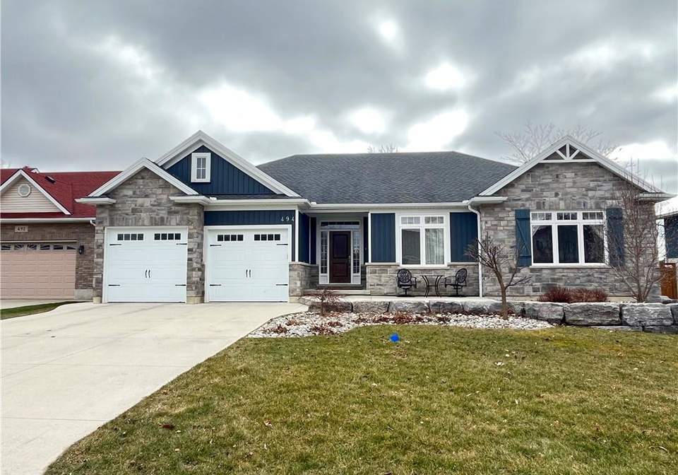 494-thames-street-wyoming-on-40544733