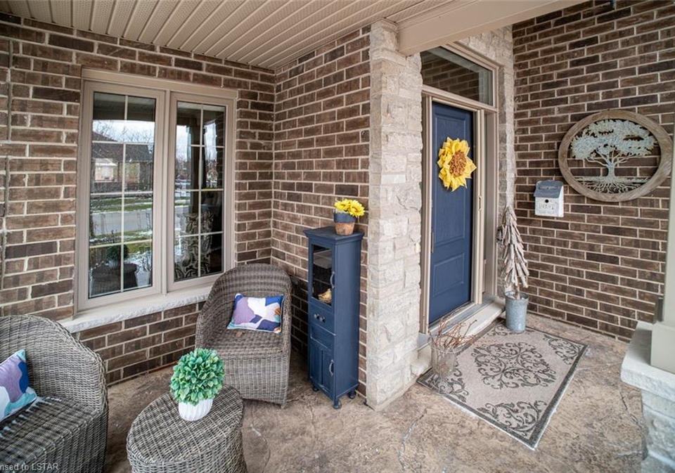 296-mogg-street-strathroy-on-40559959