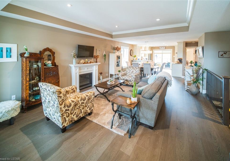 296-mogg-street-strathroy-on-40559959