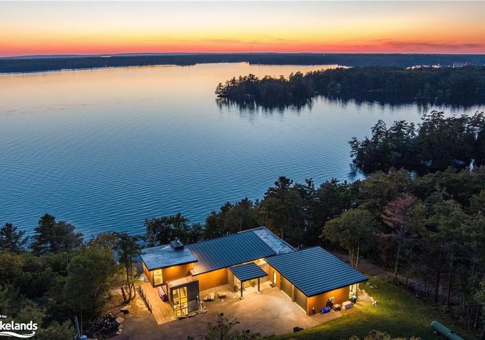 3886-east-shore-road-coldwater-on-40564350