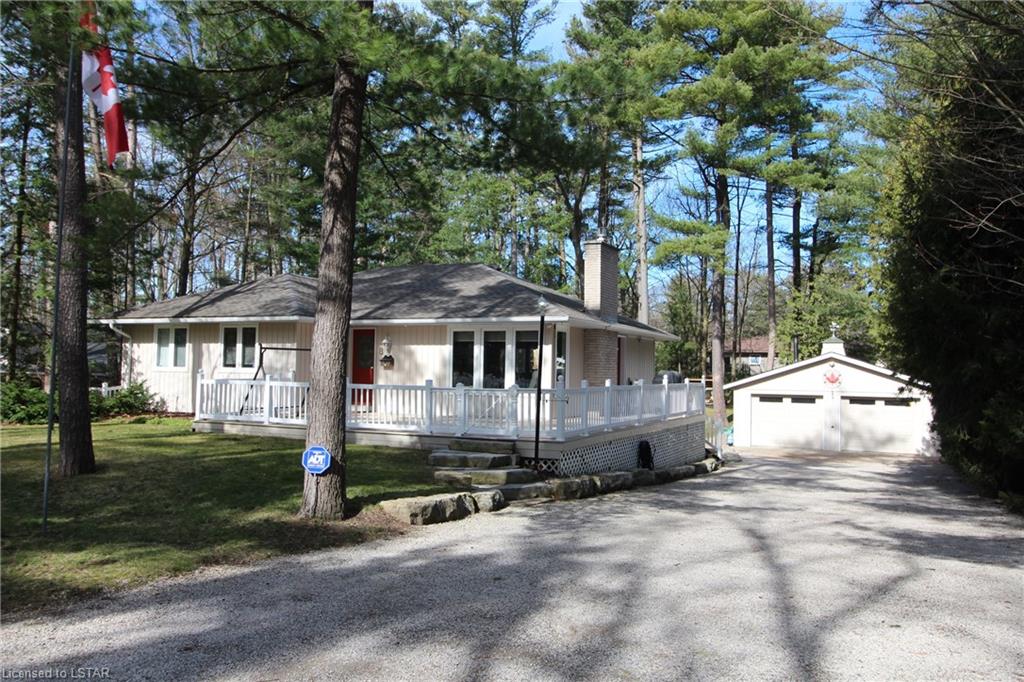 10160-edmonds-boulevard-grand-bend-on-40566929