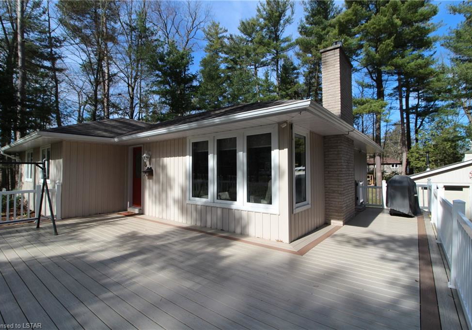 10160-edmonds-boulevard-grand-bend-on-40566929