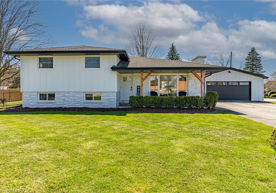 167-mcleod-street-parkhill-on-40569363