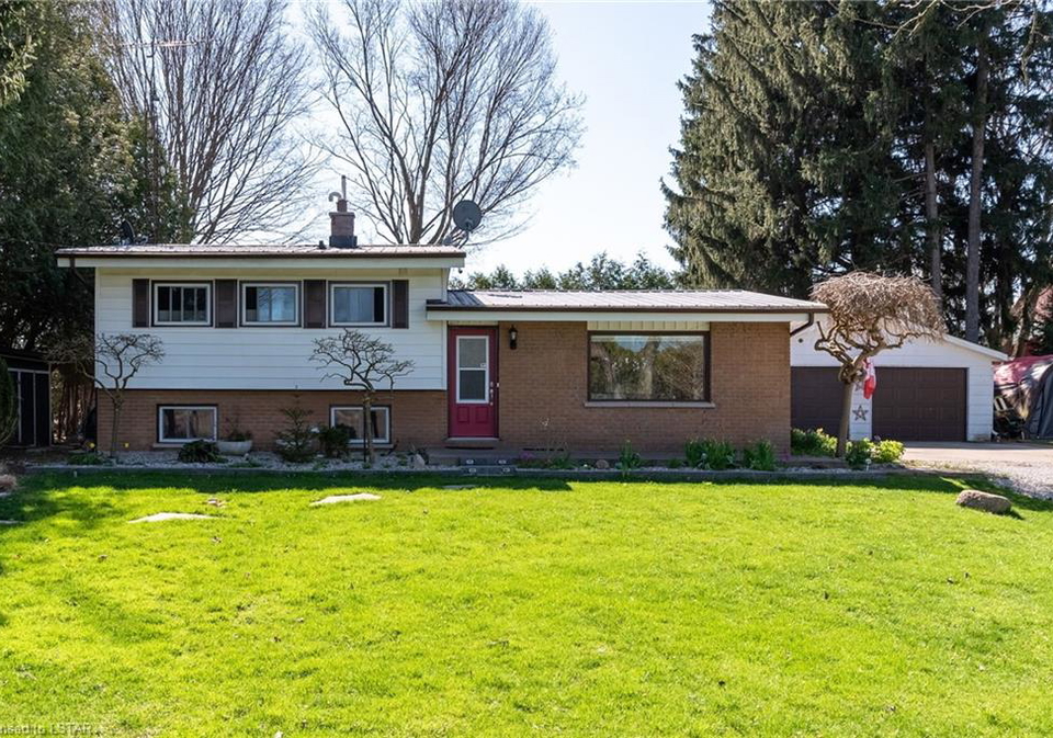 8111-scotchmere-drive-strathroy-caradoc-munic-ontario-40578733