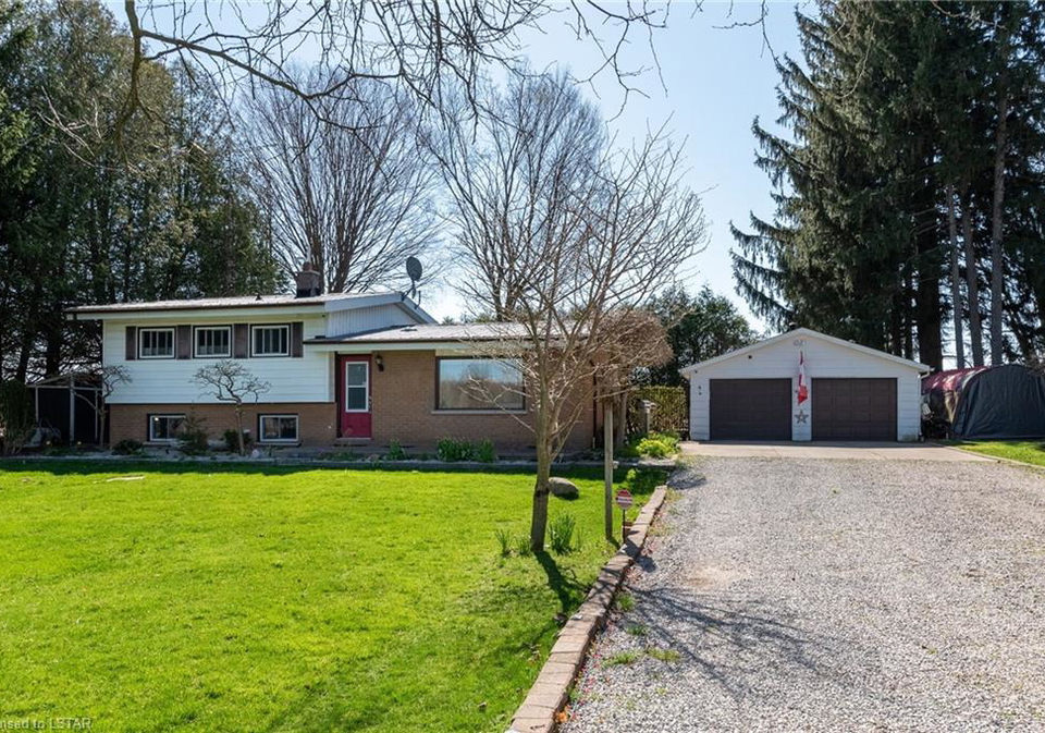 8111-scotchmere-drive-strathroy-caradoc-munic-ontario-40578733