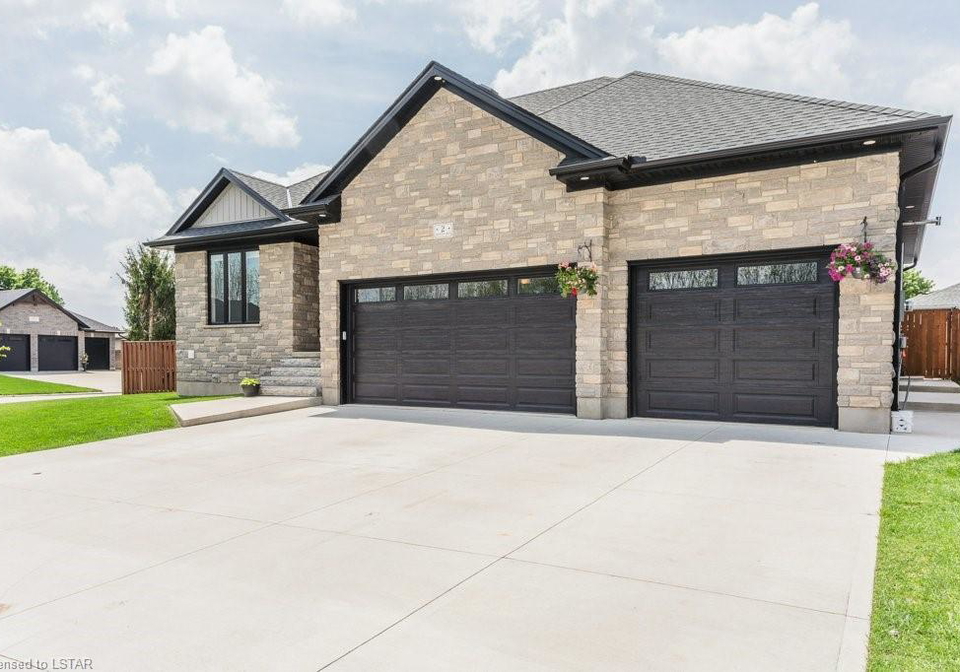 2-joanna-crescent-belmont-ontario-40591095