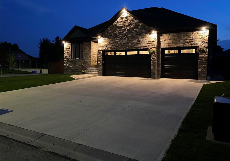 2-joanna-crescent-belmont-ontario-40591095