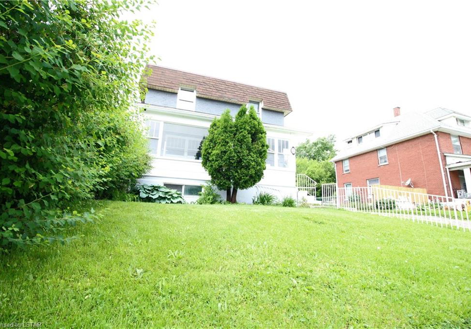 22-arthur-avenue-st-thomas-ontario-40596406