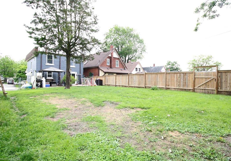 22-arthur-avenue-st-thomas-ontario-40596406