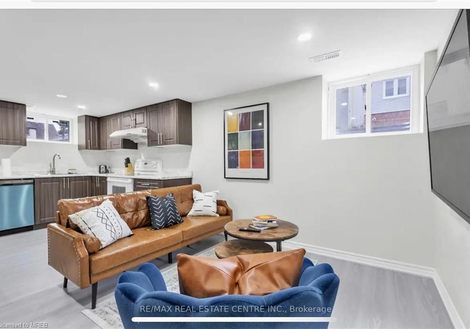 15-chelsea-road-kitchener-ontario-40606313