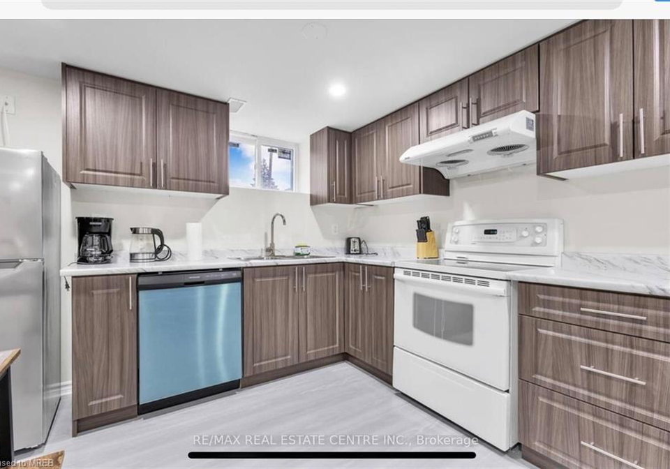 15-chelsea-road-kitchener-ontario-40606313