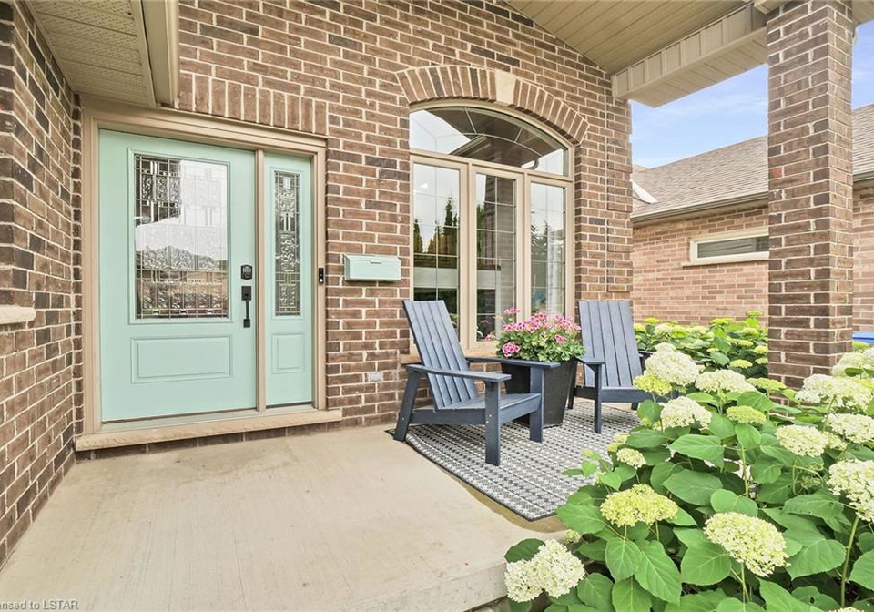 8-ashby-crescent-strathroy-ontario-40609560
