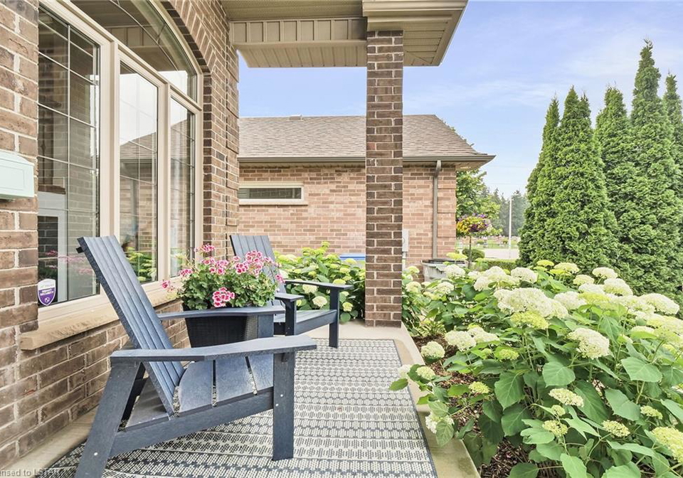 8-ashby-crescent-strathroy-ontario-40609560