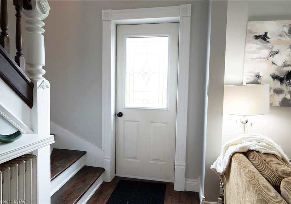 391-victoria-street-watford-ontario-40610252