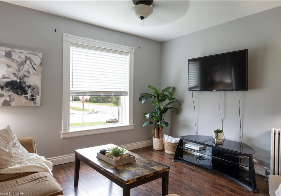 391-victoria-street-watford-ontario-40610252