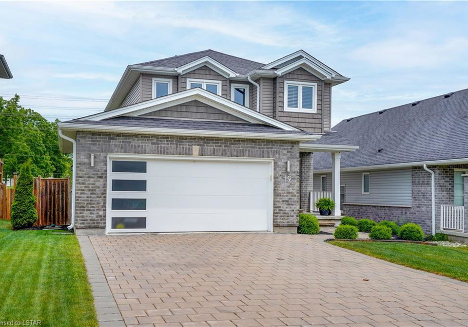 19-connor-avenue-strathroy-ontario-40612145