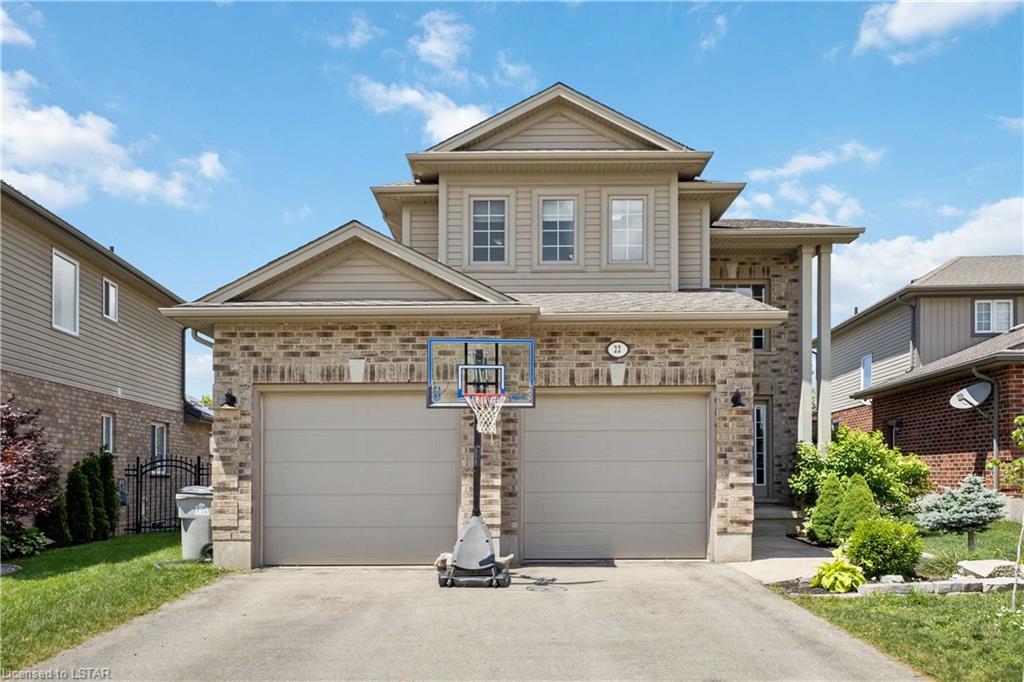 22-stonefield-gate-ilderton-ontario-40613146