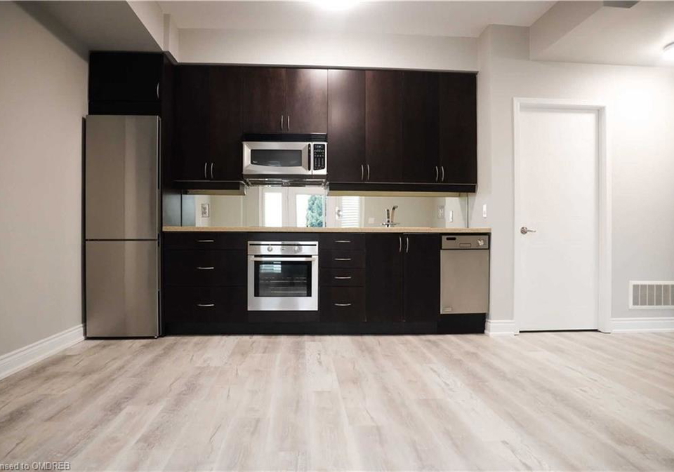 4861-half-moon-grove-mississauga-ontario-40627713