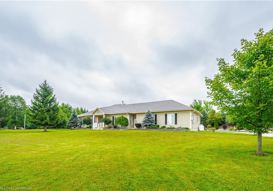 27-highland-road-clifford-ontario-40627919