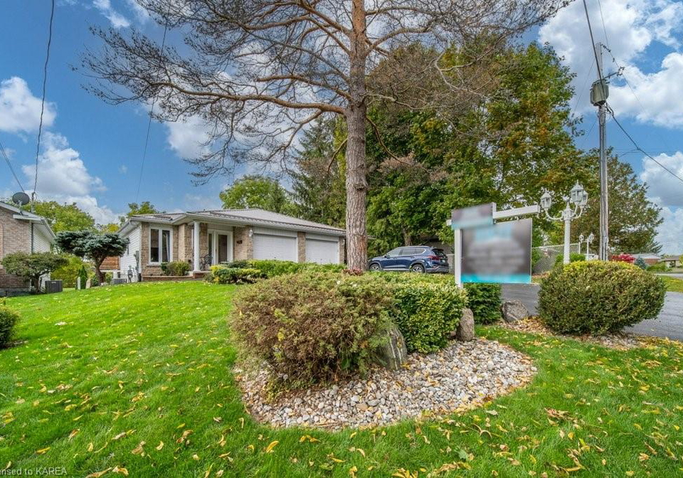 8-slash-road-napanee-ontario-40663485