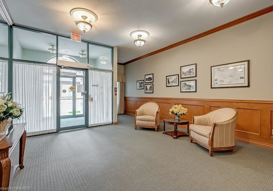 8-main-street-e-dundas-ontario-40674220