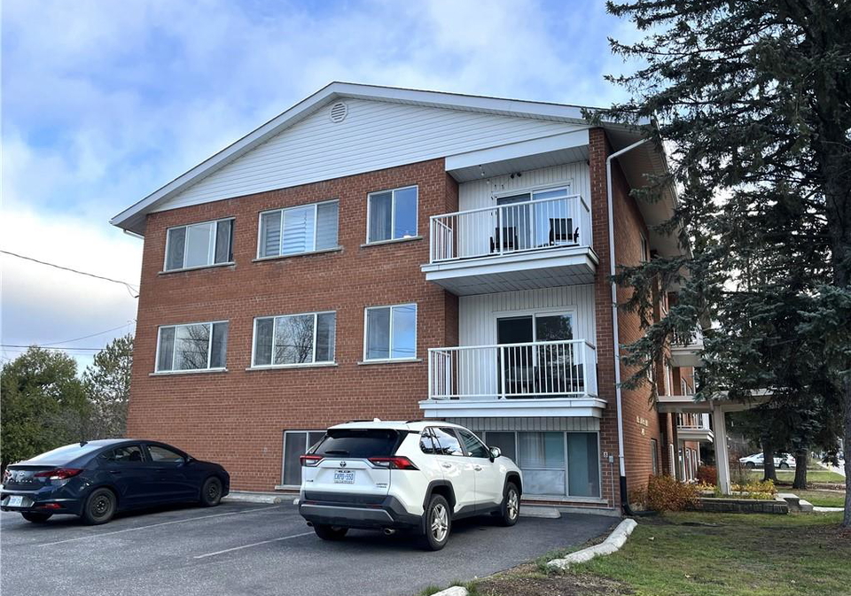 2418-trout-lake-road-north-bay-ontario-40674284