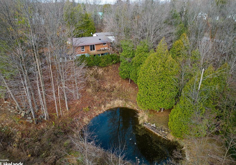 124-woodford-crescent-sydenham-twp-ontario-40677223