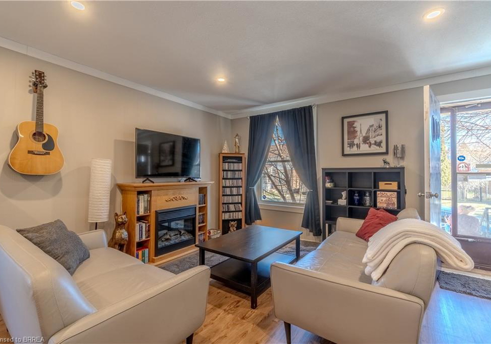 21-wade-avenue-brantford-ontario-40683090