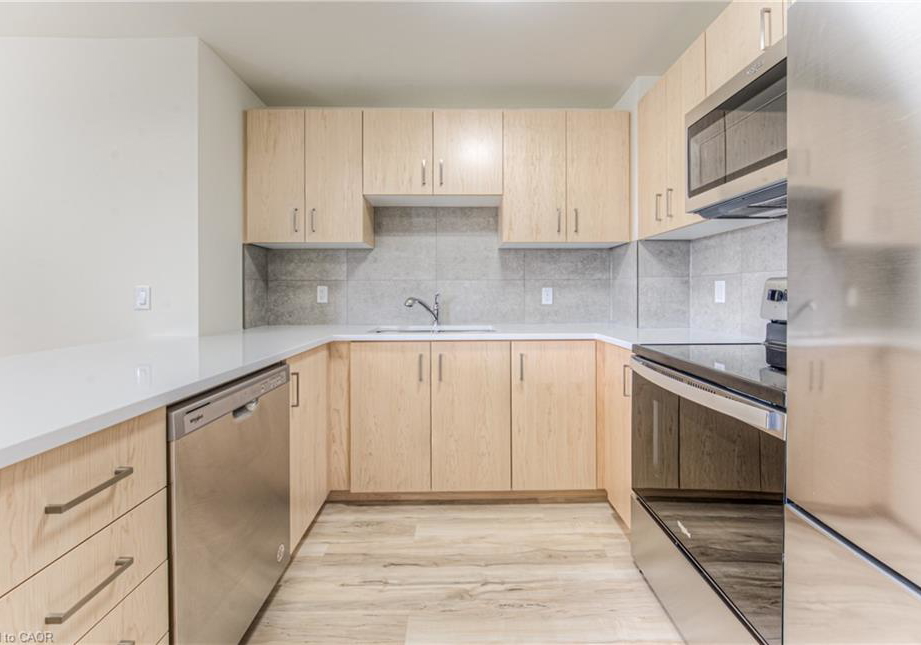 301-westmount-road-w-kitchener-ontario-40683935