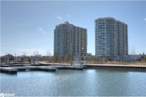 6-toronto-street-barrie-ontario-40688315
