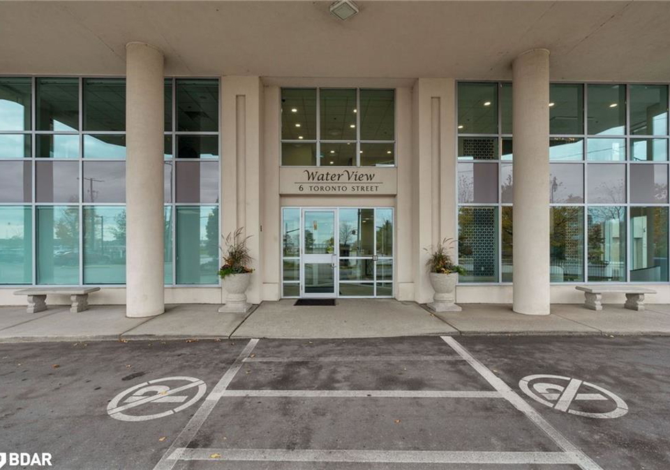 6-toronto-street-barrie-ontario-40688315