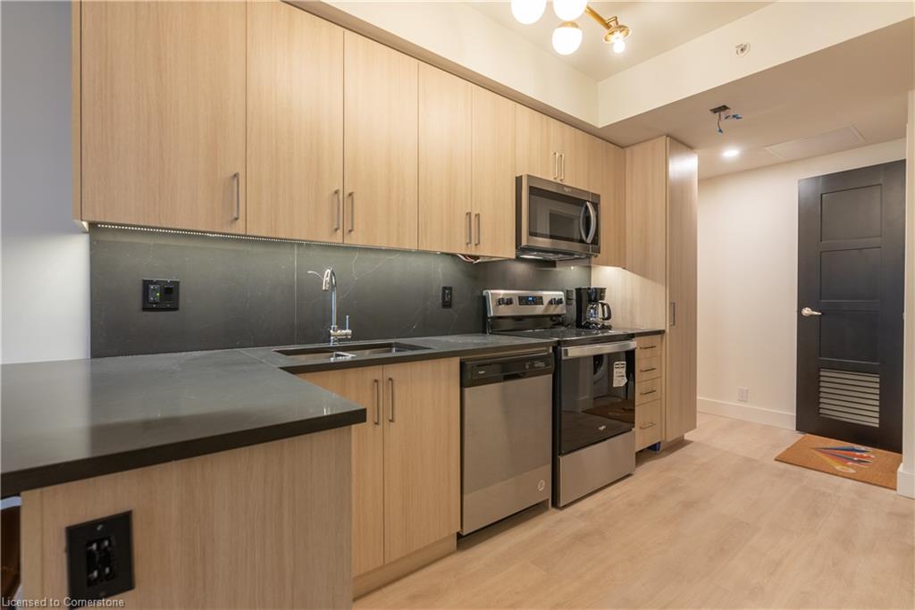 145-columbia-street-w-waterloo-ontario-40689263