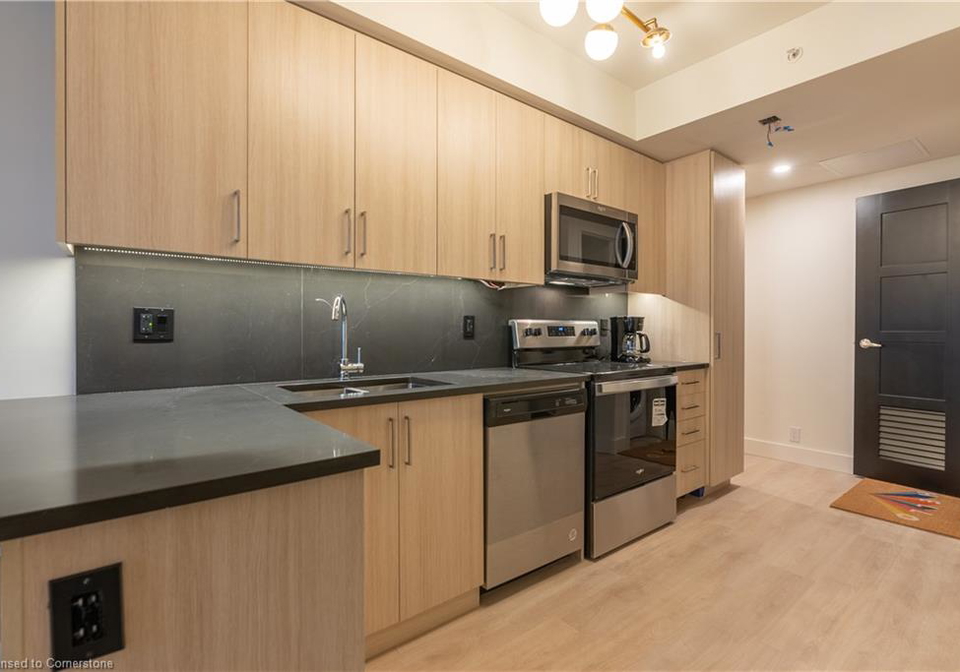 145-columbia-street-w-waterloo-ontario-40689263