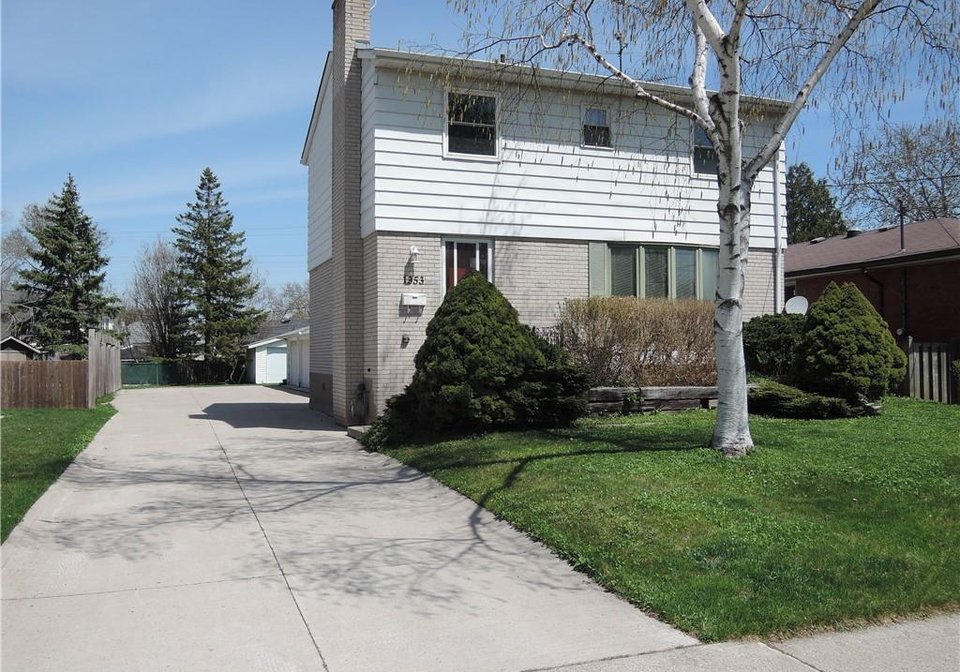 1353-fisher-avenue-burlington-ontario-40690318