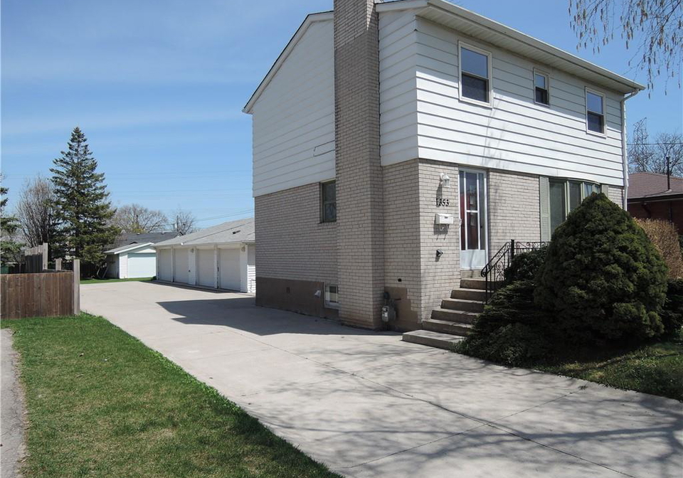 1353-fisher-avenue-burlington-ontario-40690318