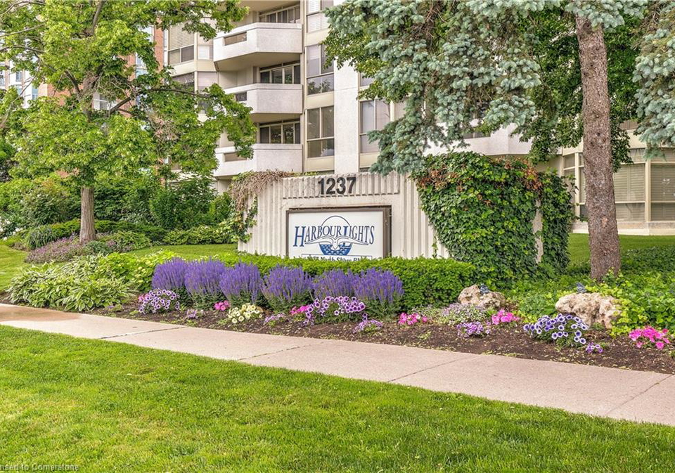 1237-north-shore-boulevard-burlington-ontario-40690905