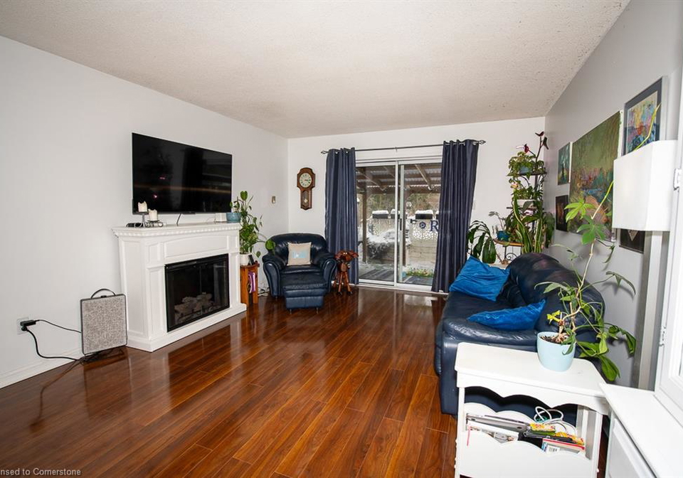 655-albert-street-waterloo-ontario-40693935