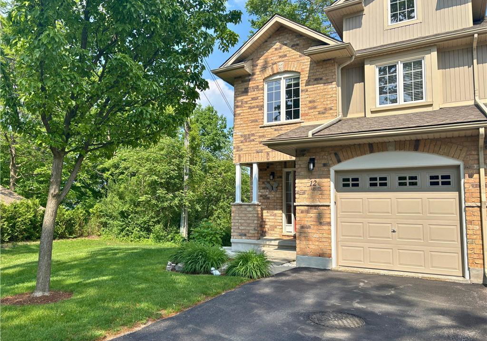 15-bannister-court-cambridge-ontario-40696297
