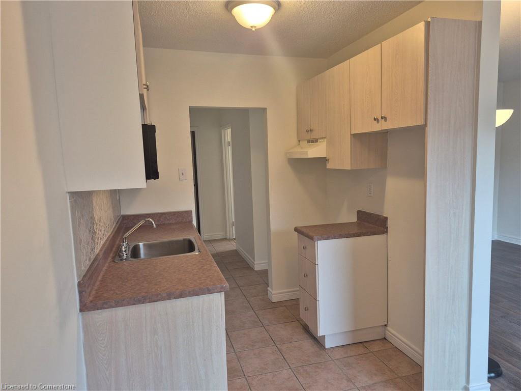 81-charlton-avenue-e-hamilton-ontario-40696481