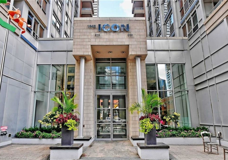 250-wellington-street-w-toronto-ontario-40696983