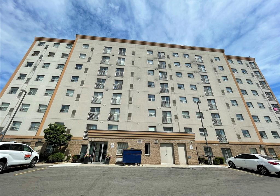 593-strasburg-road-kitchener-ontario-40698402