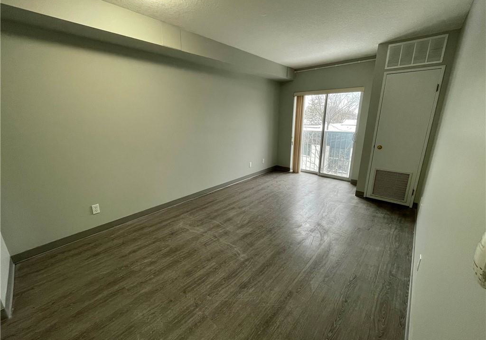 593-strasburg-road-kitchener-ontario-40698402