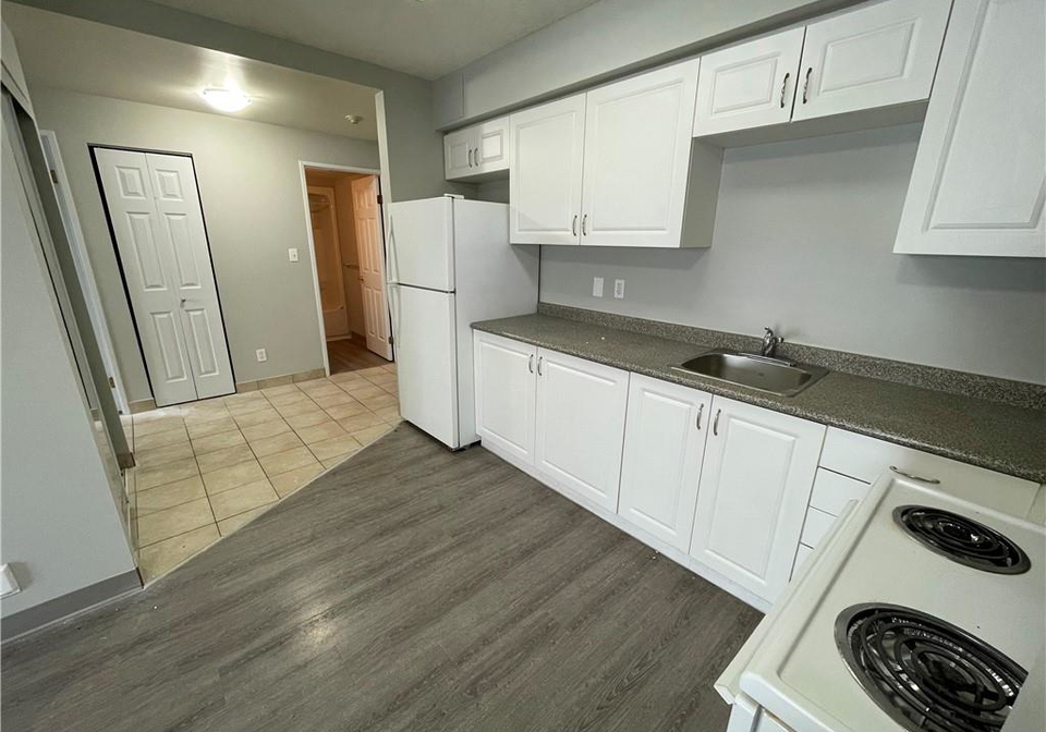 593-strasburg-road-kitchener-ontario-40698402
